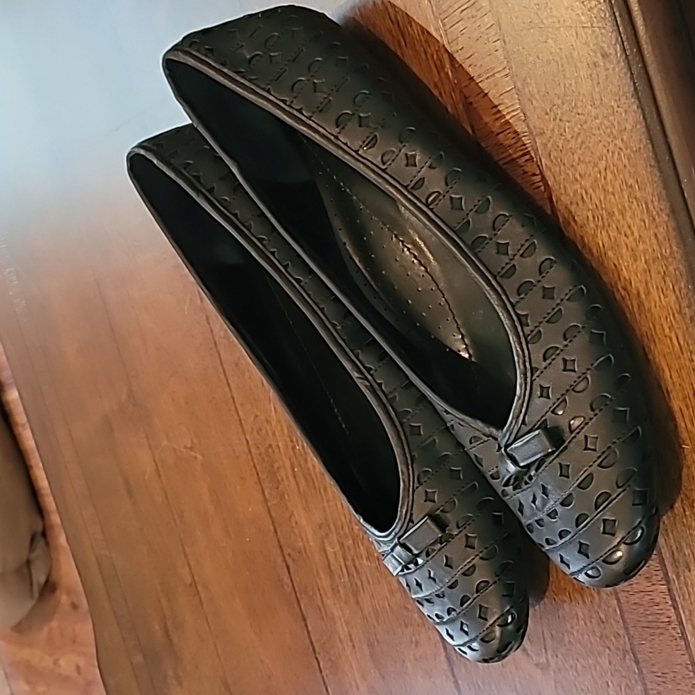 Cute flats - Picture 2 of 3
